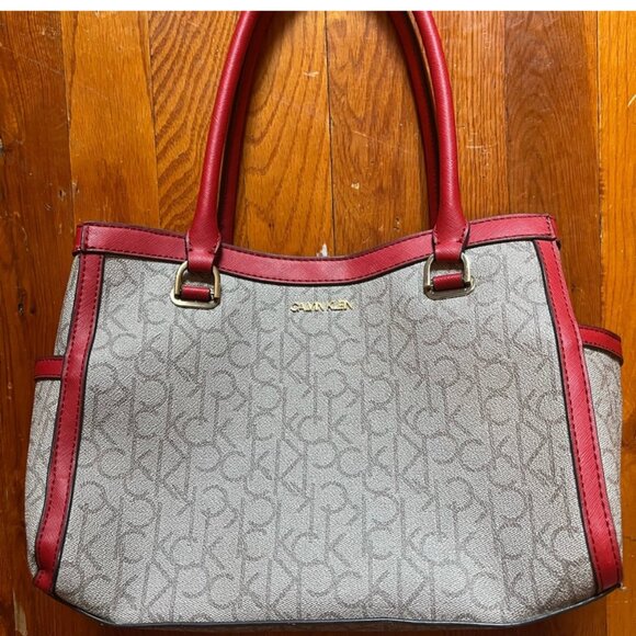 CALVIN KLEIN MERCY SIGNATURE PURSE NEVER USED - Picture 1 of 4